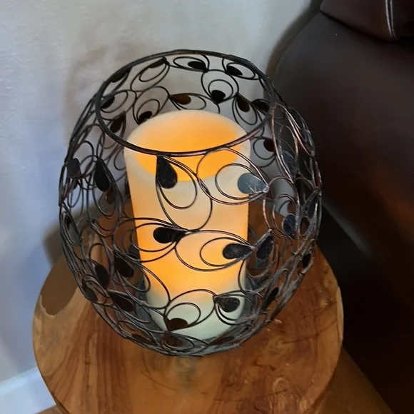🎉Host Pick🥰💕❤️Beautiful Large Flameless Candle in Metal Basket - Picture 1 of 16